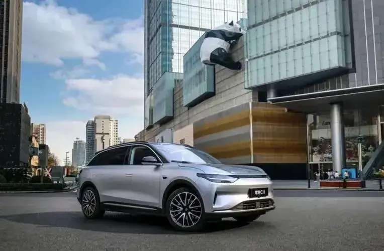 奔馳放棄全電動(dòng)車計(jì)劃