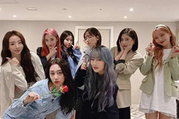 前女團成員解散后在工廠做女工