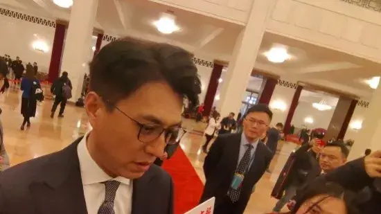 靳東稱人工智能對影視行業影響挺大