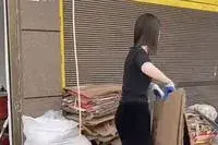女子回收餐盒和飲料瓶月入過萬