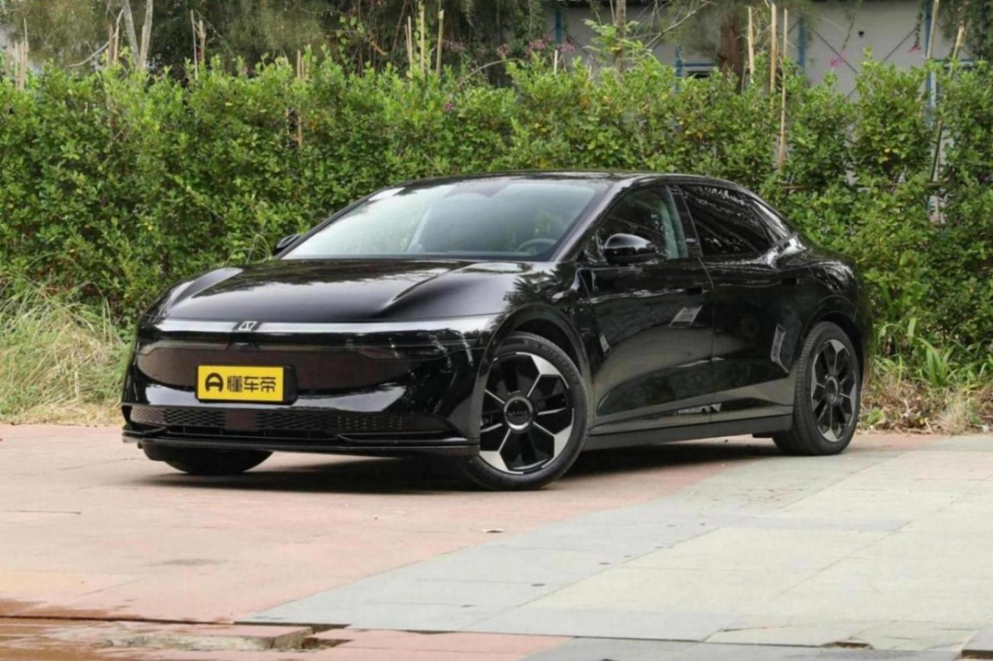 直面小米SU7!極氪007新車型售20.99萬,續航688km,800V高壓架構