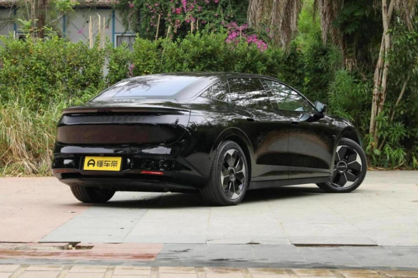 直面小米SU7!極氪007新車型售20.99萬,續航688km,800V高壓架構