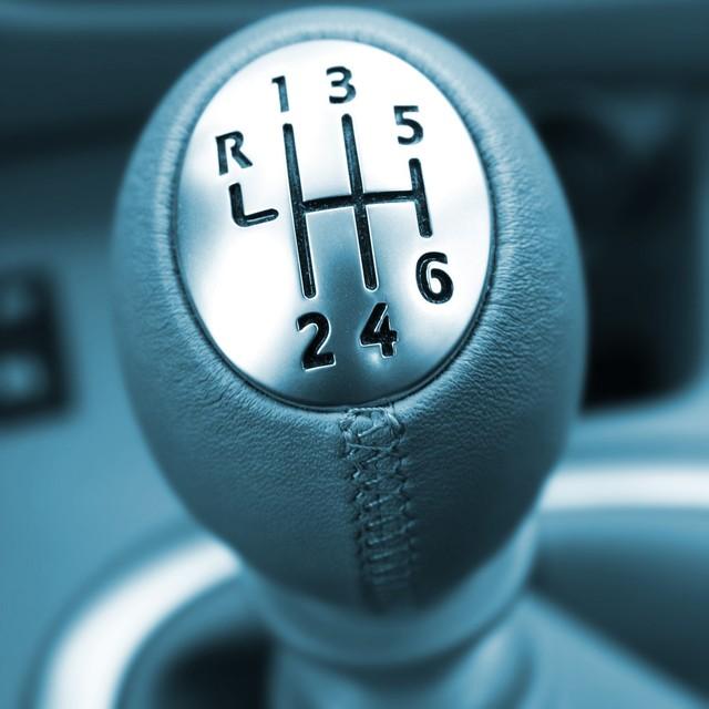 手動(dòng)擋的車能不能空擋滑行?老司機(jī):10年經(jīng)驗(yàn)告訴你