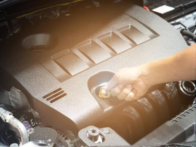 發(fā)動機(jī)艙5年了沒清洗一次,對車有影響嗎?能用水沖洗嗎?