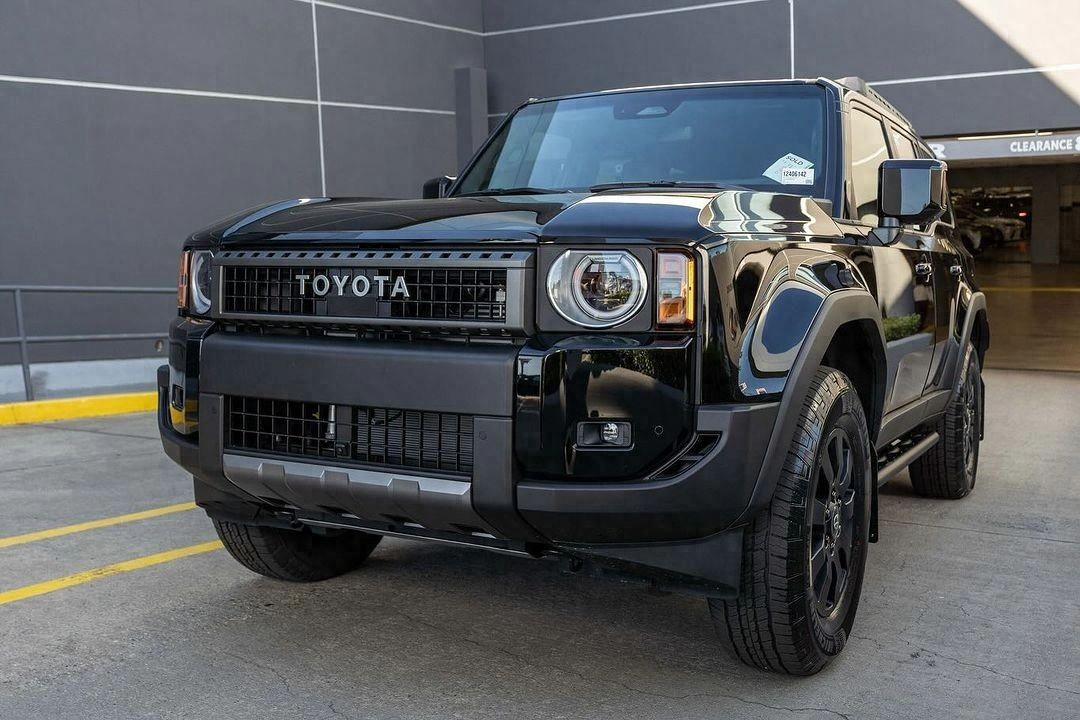 豐田全新一代普拉多FIRST EDITION版實車亮相 黑武士造型更顯個性
