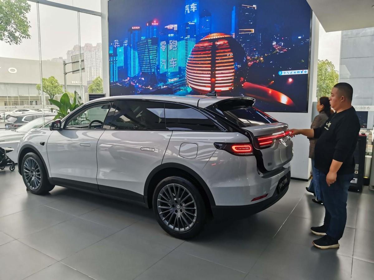 零跑全新C11到店,新車有哪些優缺點,值得買嗎?深度體驗告訴你