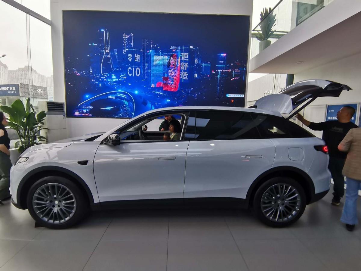 零跑全新C11到店,新車有哪些優缺點,值得買嗎?深度體驗告訴你