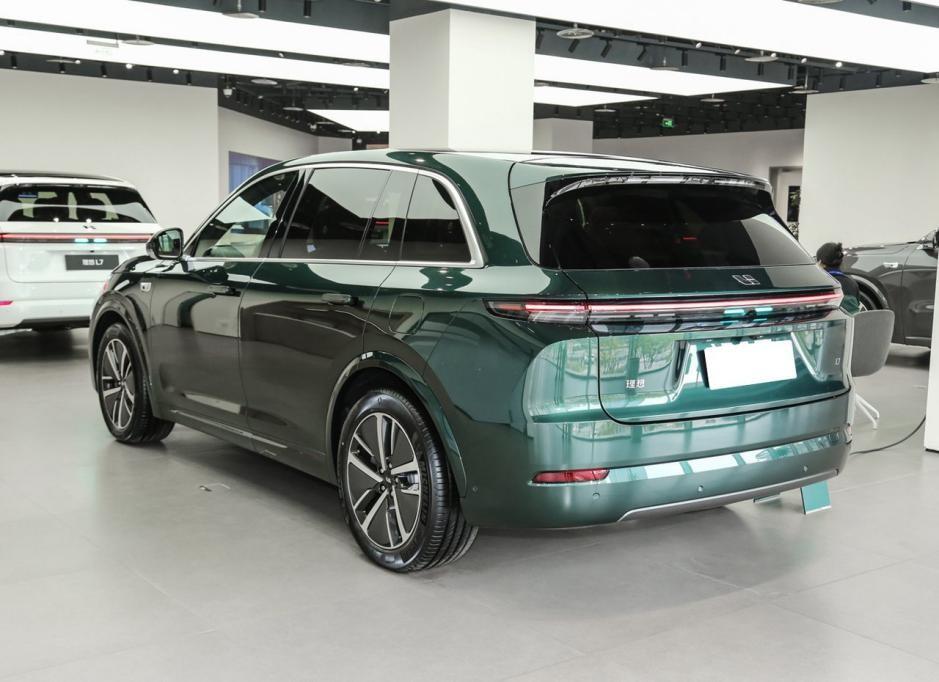 理想L7銷量領先,占據(jù)新能源汽車市場先機