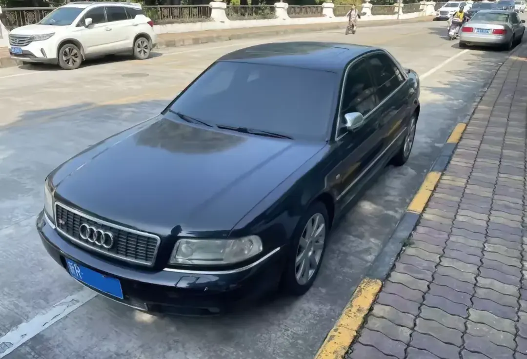 24年前,德系西裝型男 丨 奧迪S8初代/Audi S8 D2