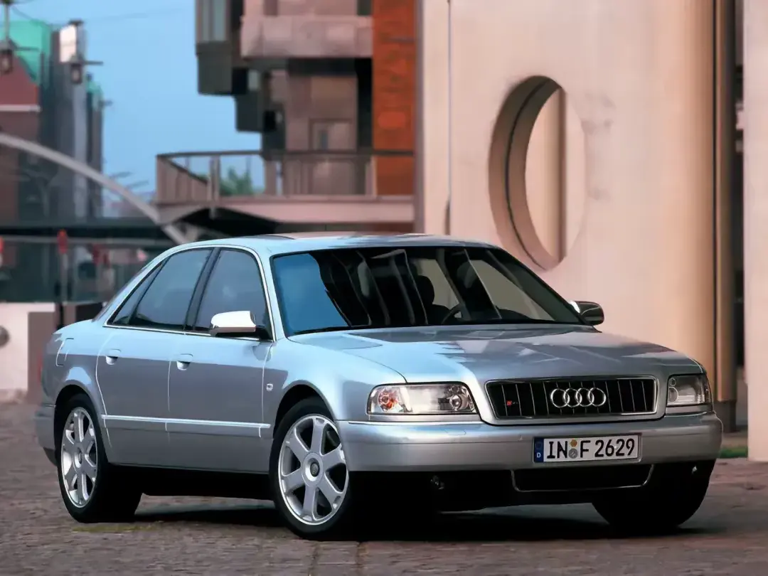 24年前,德系西裝型男 丨 奧迪S8初代/Audi S8 D2