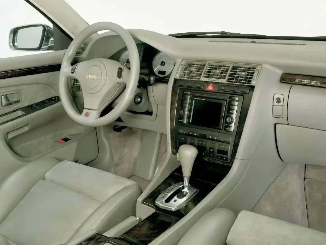24年前,德系西裝型男 丨 奧迪S8初代/Audi S8 D2