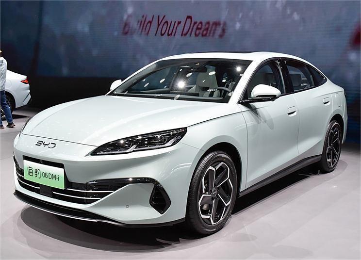卷自家秦L?海豹 06 DM-i 部分配置曝光,比亞迪再現(xiàn)“雙子車”?