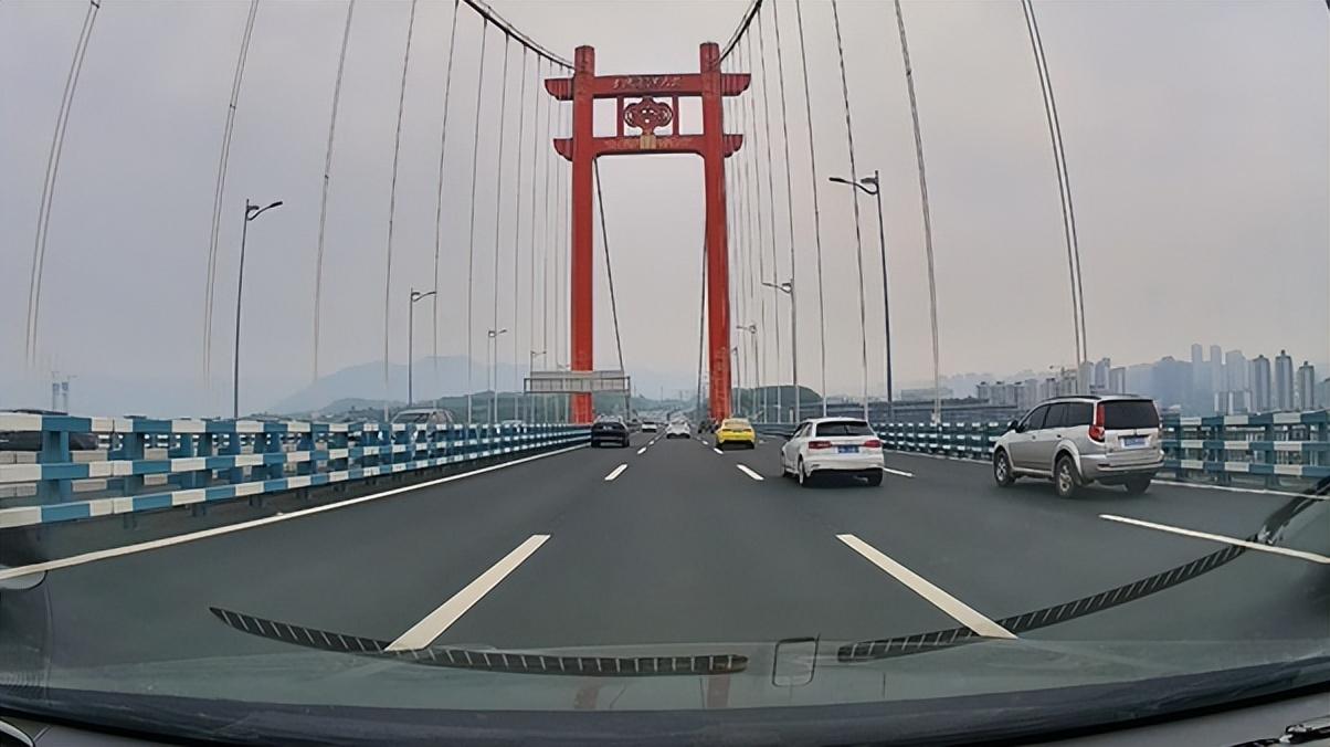 新手司機開車容易犯5個致命錯誤,危險就發生在一瞬間,要盡快改