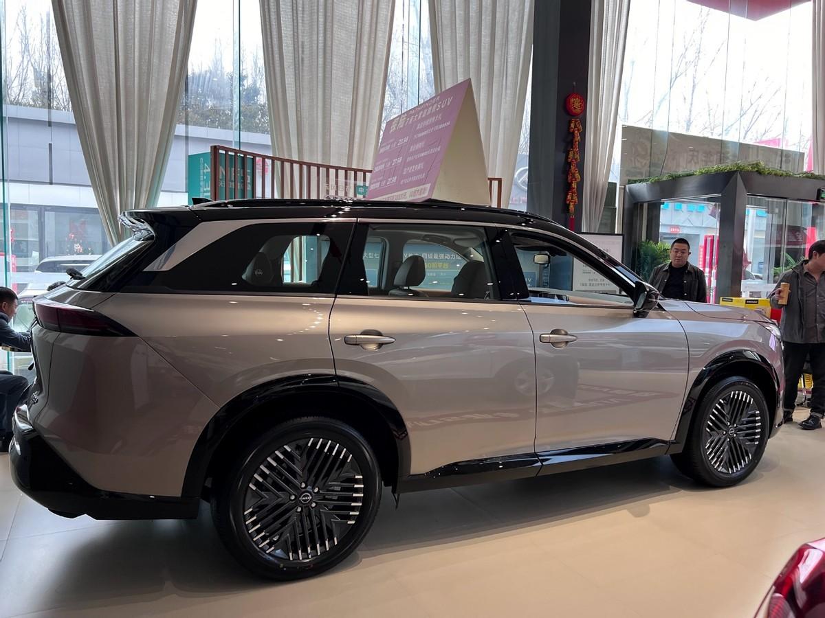 家族旗艦SUV 探店實拍日產探陸 售價23.98萬起生不逢時?