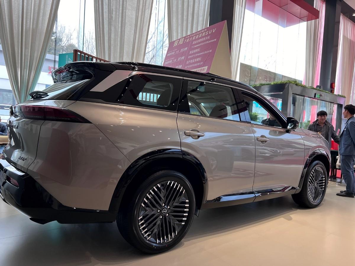 家族旗艦SUV 探店實拍日產探陸 售價23.98萬起生不逢時?