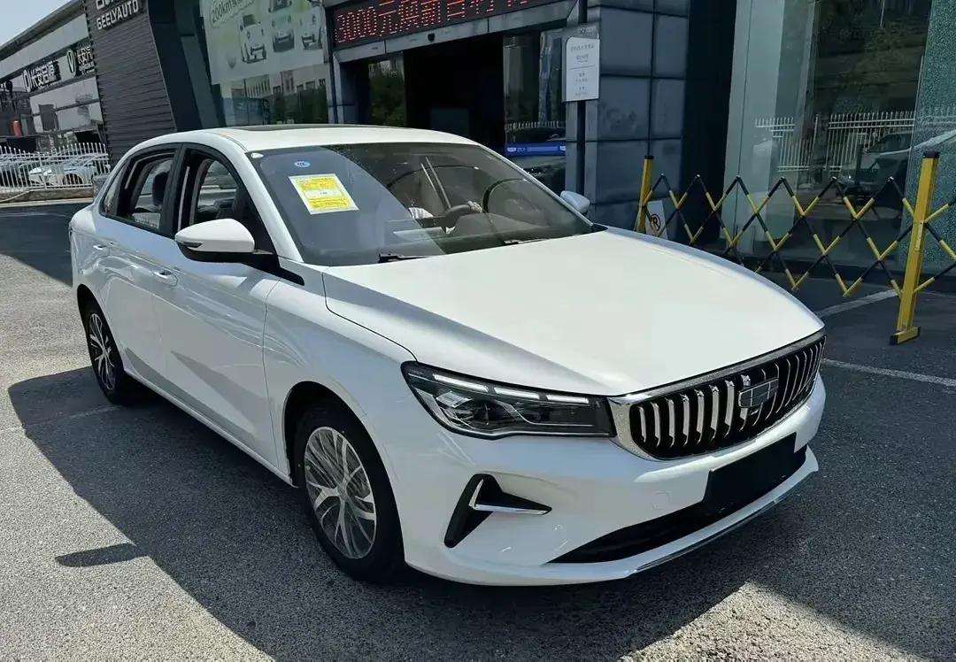 4.98萬(wàn)?第4代吉利帝豪實(shí)車到店,卡羅拉還咋賣?
