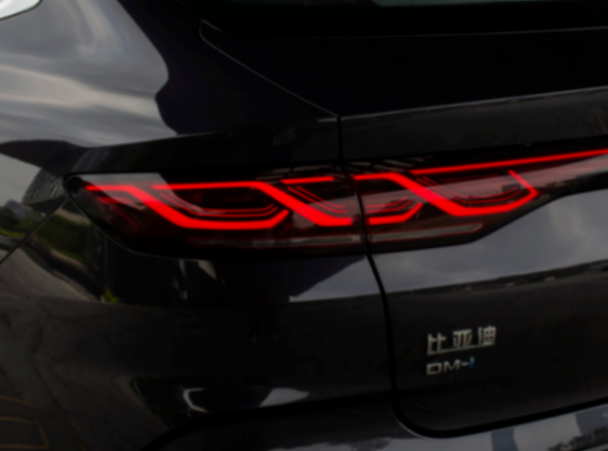 嘴上說不要但身體很誠實?上險量公布,買新能源的人超過了燃油車