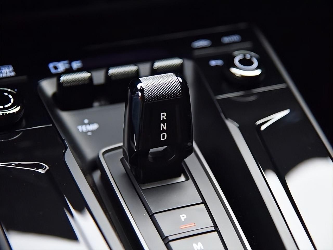 全新保時捷911來了,搭載T-Hybrid混動系統(tǒng),541匹馬力、3.9s破百