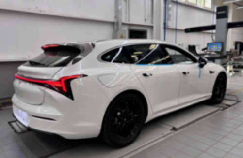 定位近比亞迪漢,哪吒S新車曝光,將加入價格戰