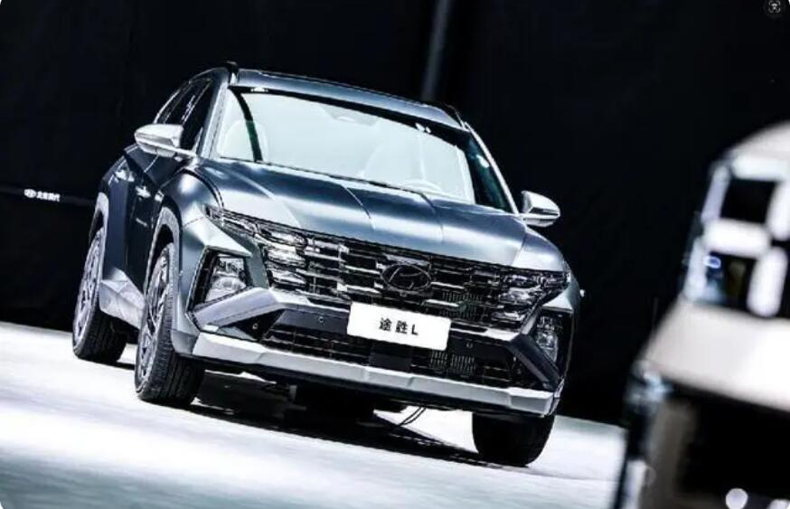 準(zhǔn)備好銀子 四款燃油SUV來(lái)襲 新款瑞虎8 PLUS、全新212領(lǐng)銜