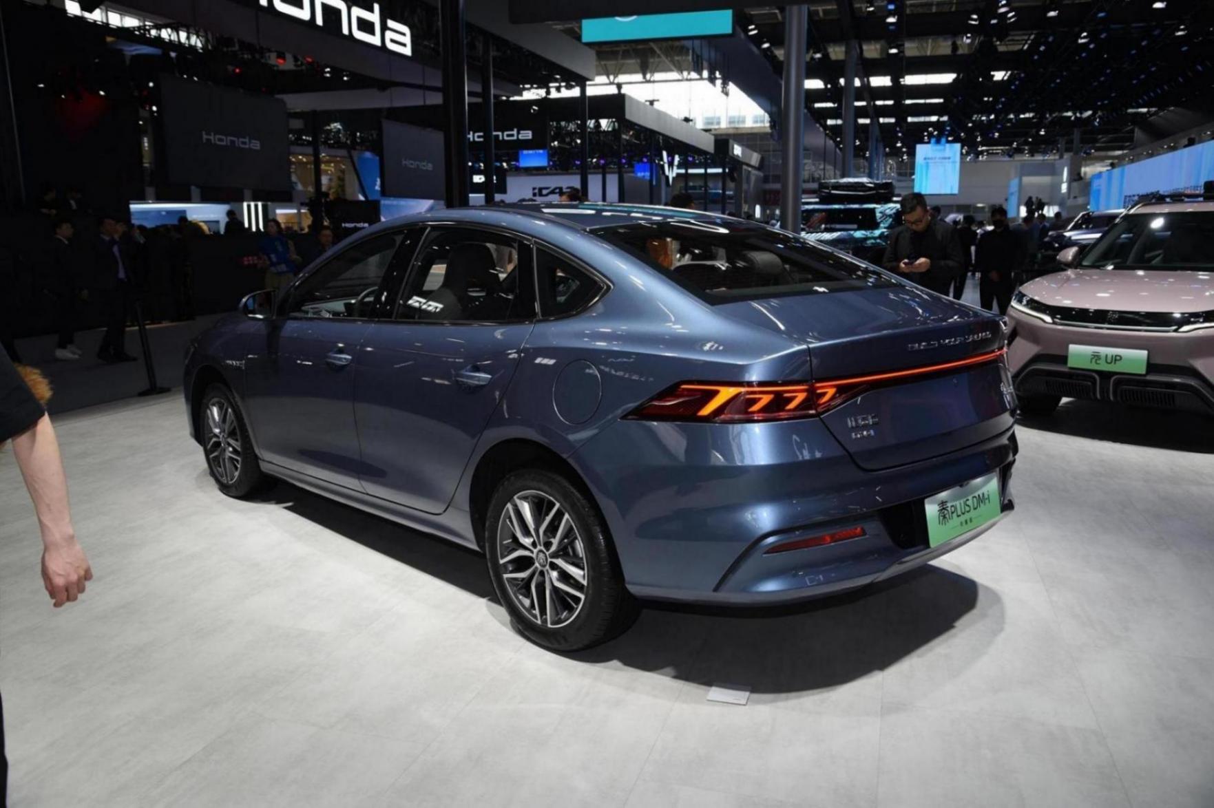 年輕人首輛車咋選?可以看看它,7.9秒破百,油耗2.17L,7.98萬起