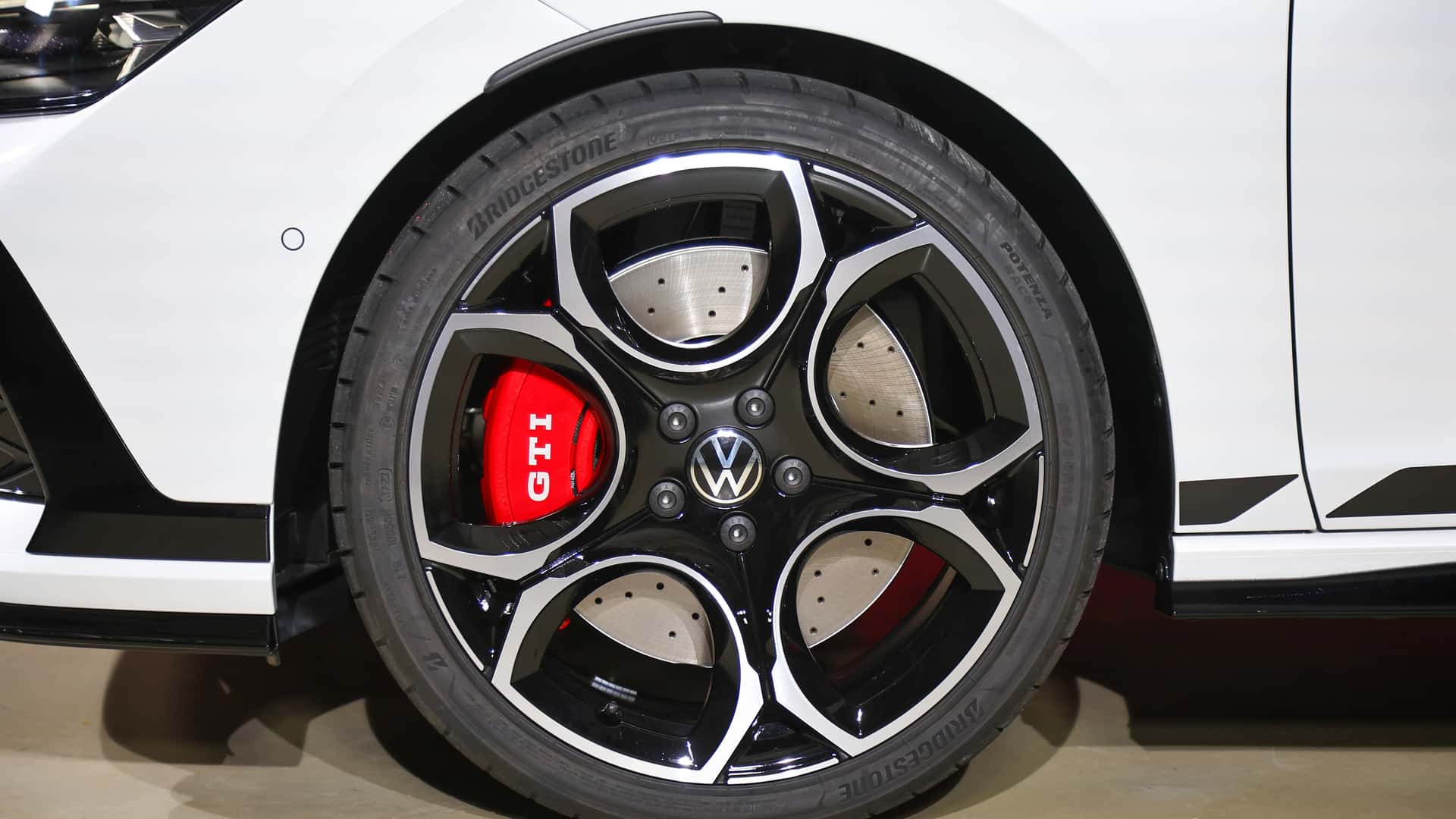 最強前驅(qū)大眾迎來更新,中期改款大眾高爾夫GTI Clubsport正式首發(fā)
