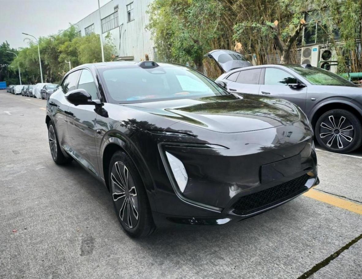 車尾設計非常個性,阿維塔07實車圖曝光