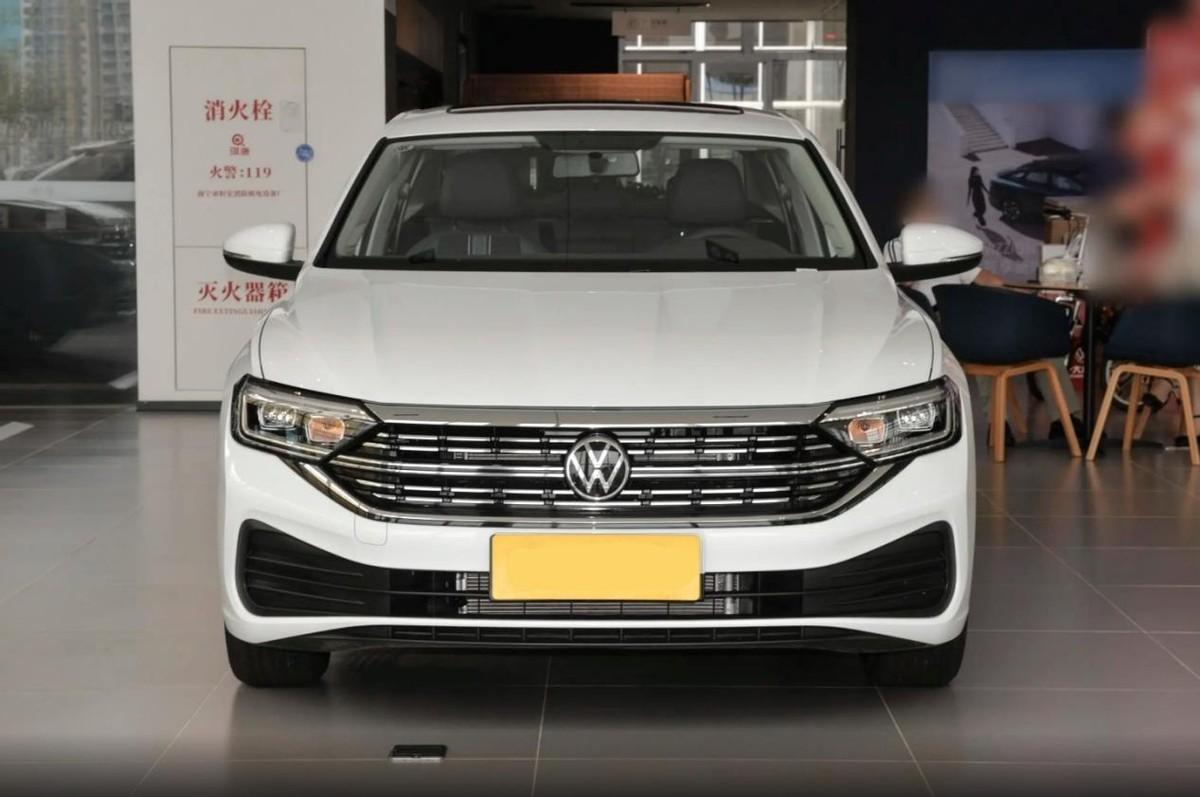 想買合資緊湊級家轎,本田型格對比速騰,12萬預(yù)算如何選?