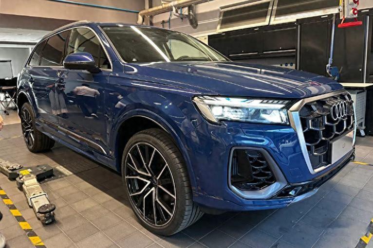 新款奧迪Q7國內實車曝光,采用新風格的前臉