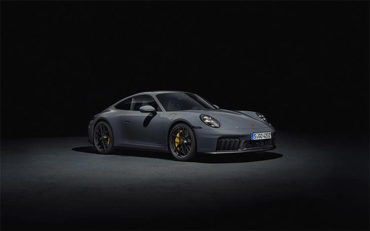 紐北圈速驚人!保時(shí)捷911 GTS首款量產(chǎn)混動(dòng)車(chē)曝光!
