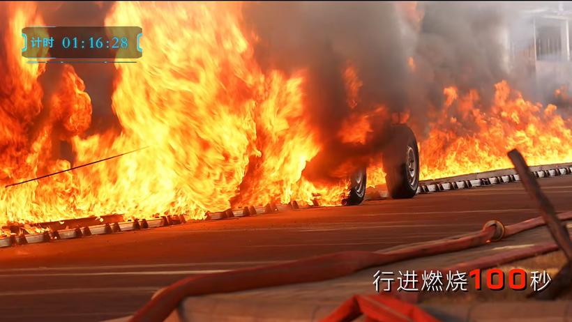 再上硬菜!紅旗HS7 PHEV激光照射也不起火,電池自帶“消防中隊”