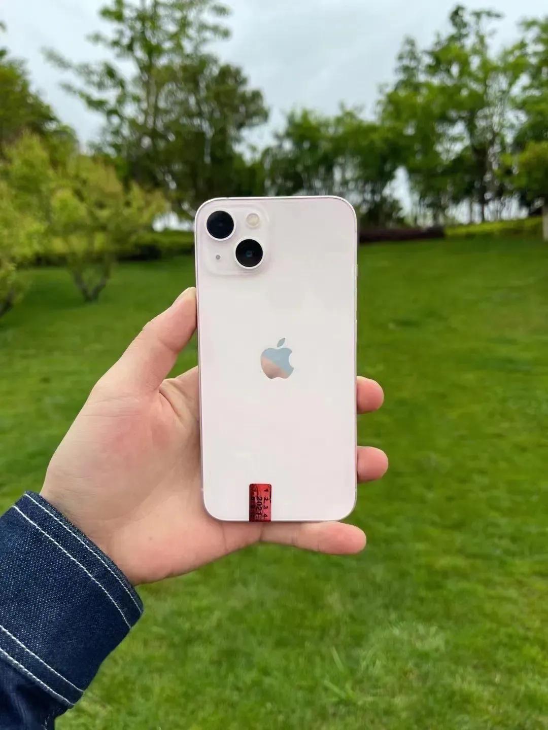 iPhone價格崩了!蘋果4款機型跌至冰點,2999元起性價比炸裂!