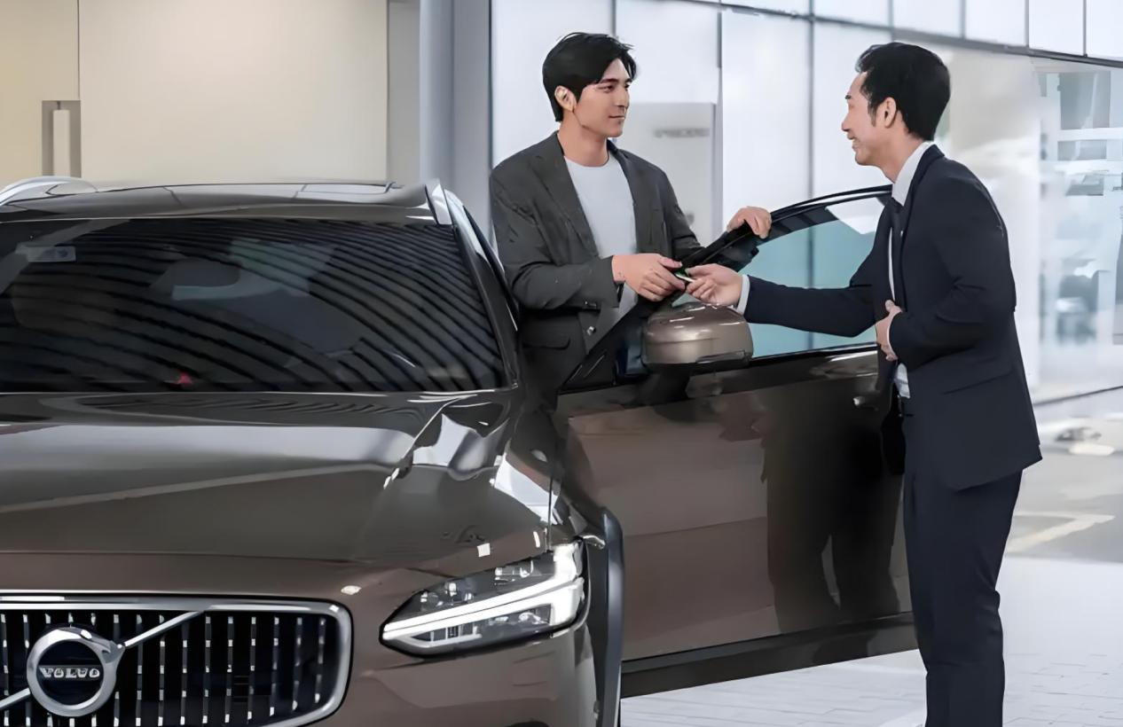 2025年的C級(jí)豪車怎么選?奧迪A6L和沃爾沃S90值得加入購(gòu)物車