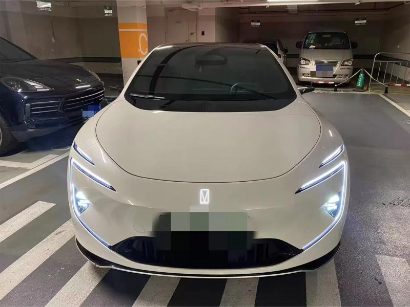 科技與奢華的完美結(jié)合:三款電動(dòng)轎車橫評(píng)