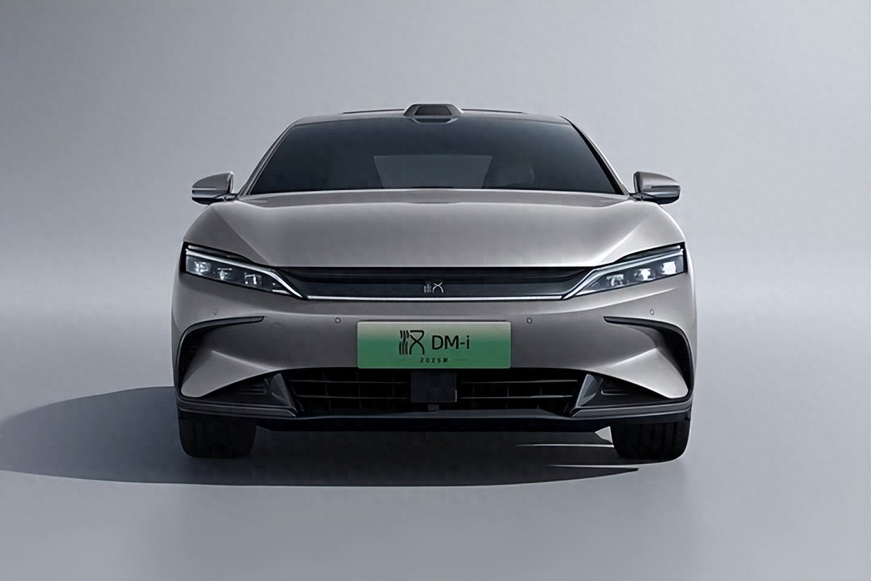高階智駕屠榜實測!比亞迪漢終結燃油車霸權:20萬級轎車王座易主