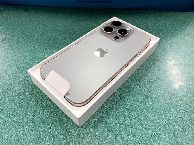 蘋果怎么了?現貨一降再降1901元,iPhone15 Pro值不值得買?