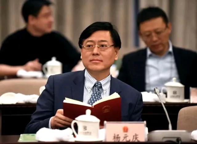 從技術(shù)巨頭到商業(yè)領(lǐng)袖:楊元慶如何重塑聯(lián)想的未來
