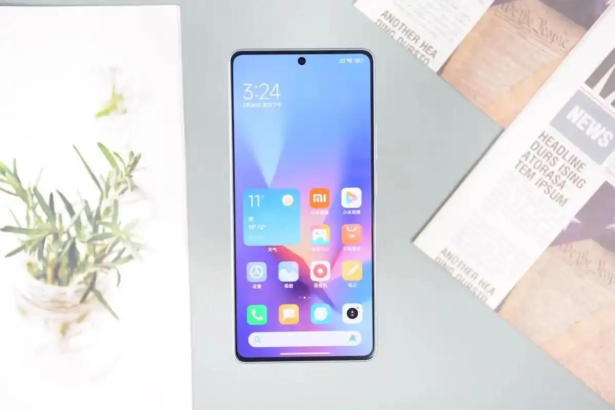千元機皇之爭再升級!2025年realme、小米、榮耀誰更懂年輕人?