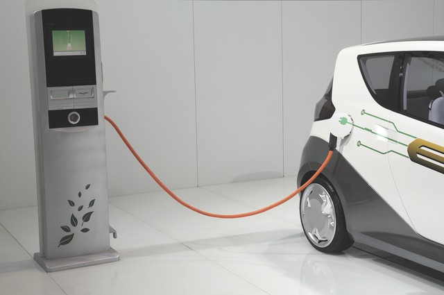 30萬買電車是冤大頭?拆解奔馳C新能源與奧迪Q4 e-tron的真實水平