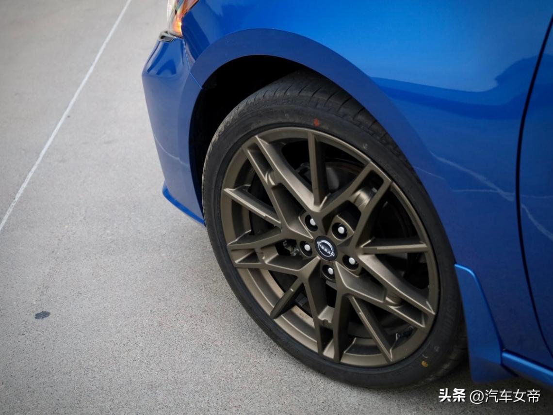2025 年日產 Altima 評測:仍能與凱美瑞和雅閣競爭嗎?