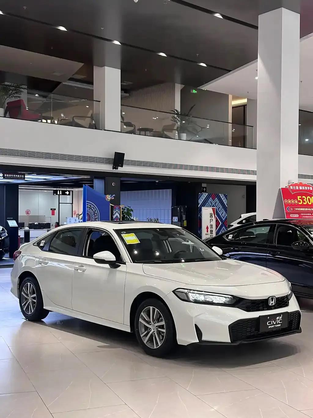 新款本田思域?qū)嵻嚨降辏Q裝TYPE R同款前臉,車機(jī)升級(jí),備胎取消