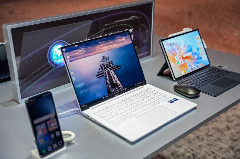 榮耀 MWC 發布 AI PC 新品 MagicBook Pro 14