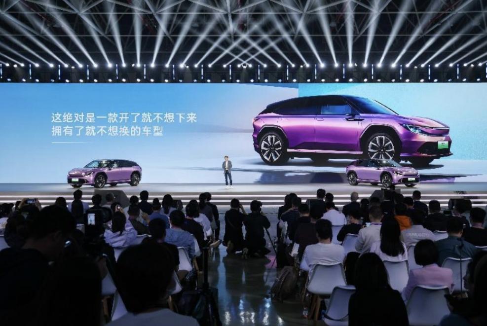 全車(chē)多項(xiàng)黑科技加持,廣汽本田P7吹響合資電車(chē)反擊號(hào)角