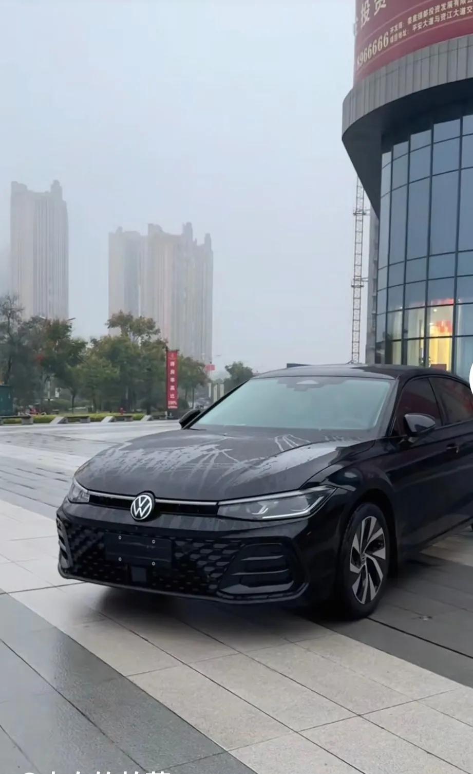 2025年性價比最高的三款B級車 紅旗H5 大眾帕薩特B9 豐田凱美瑞